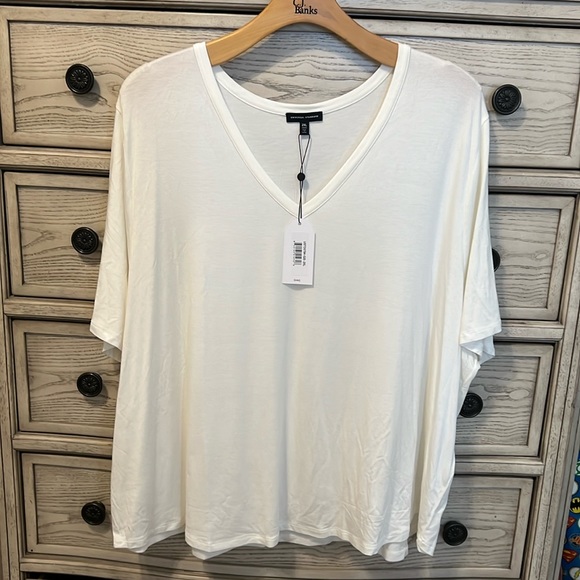 Universal Standard Tops - Women’s universal standard V-neck top 2xl